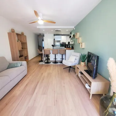 Superbe 2 Refait A Neuf Avec Terrasse A Pin Rolland - A Deux Pas Des Plages Apartman *