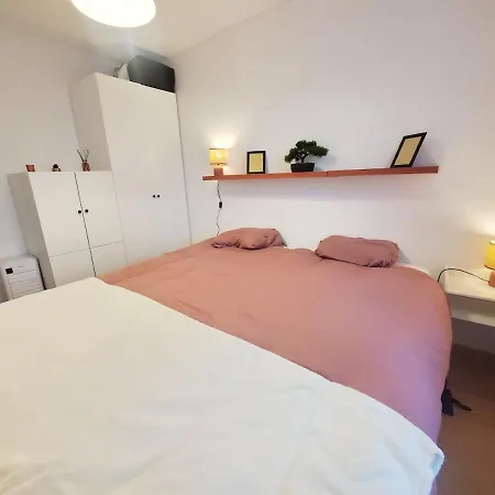 Superbe 2 Refait A Neuf Avec Terrasse A Pin Rolland - A Deux Pas Des Plages סן-מנדרייה-סור-מר