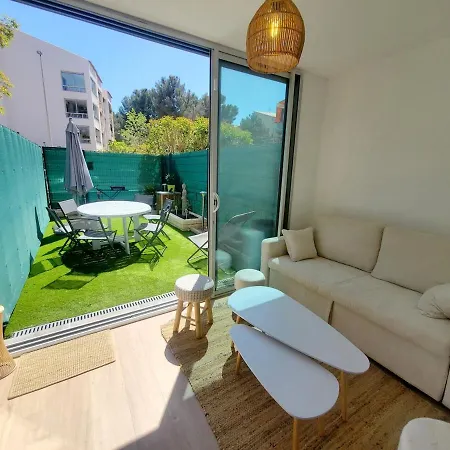 Superbe 2 Refait A Neuf Avec Terrasse A Pin Rolland - A Deux Pas Des Plages דירה