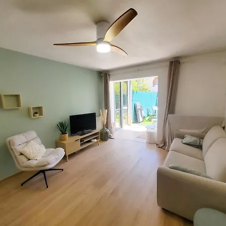 Superbe 2 Refait A Neuf Avec Terrasse A Pin Rolland - A Deux Pas Des Plages דירה